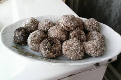 Домашни бонбони Рафаело с банани