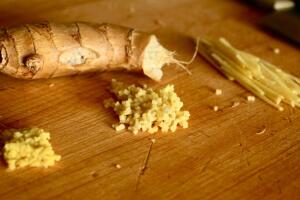 Как се бели джинджифил?