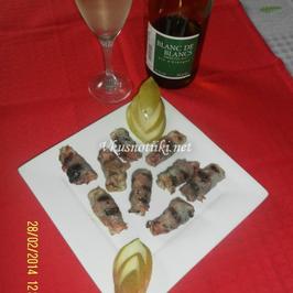 Пълнени сини сливи със синьо сирене