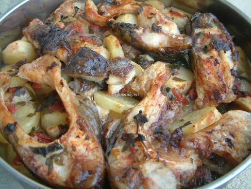 Шаран с картофи на фурна