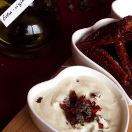 Млечен пастет със сушени домати