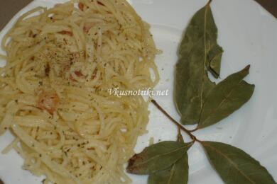 Спагети "четири сирена"