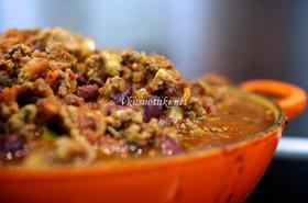 Рождественско свинско с кестени, боб и подправки