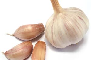 Обелете чесъна за няколко секунди