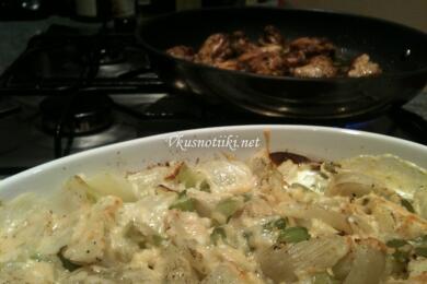 Пиле с праз и сметана