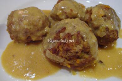 Кюфтета с млечен сос