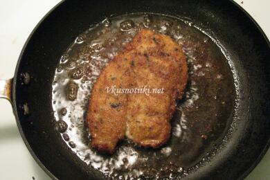 Пилешка пържола с кашкавал и топено сирене