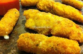 Пилешки пръчици със сос