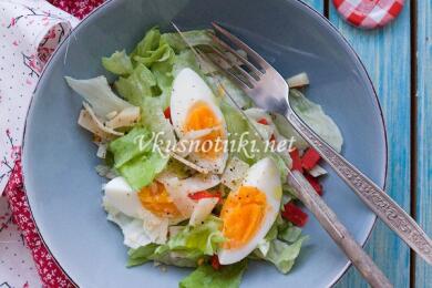 Зелена салата с яйца
