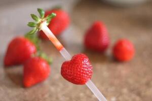 Как да чистим ягоди?