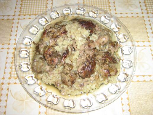 Пилешки дробчета с ориз на фурна