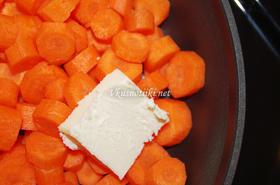 Задушени моркови