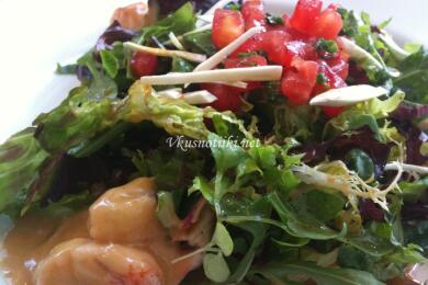 Салата със скариди