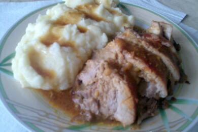 Свинско задушено с картофено пюре