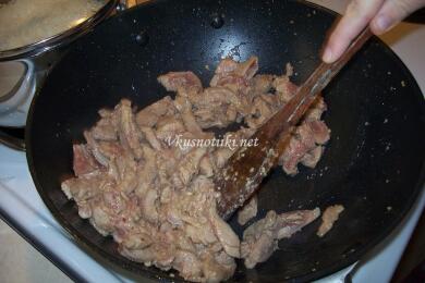 Свинско с аспержи