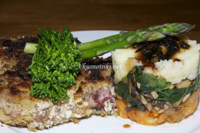 Свински котлети пълнени със спанак