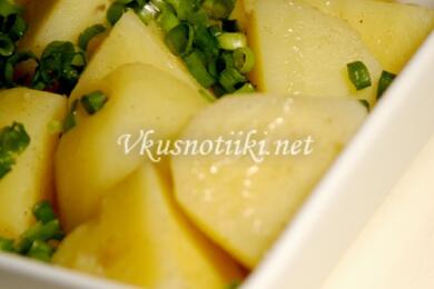 Задушени пресни картофи