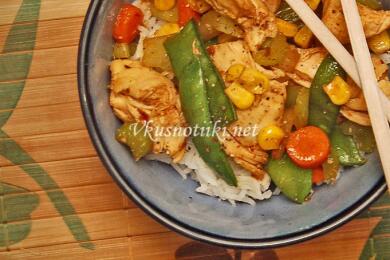 Пилешки гърди със зеленчуци