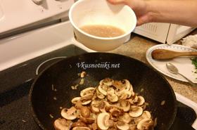 Гъбен сос с жълтъци