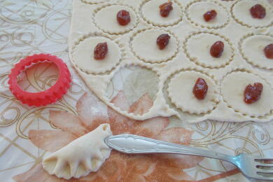 Вкусни курабийки със сладко от череши