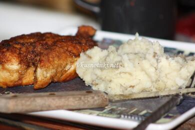 Задушено пиле с картофено пюре