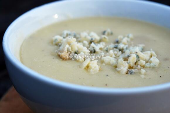 Картофена супа със сирене