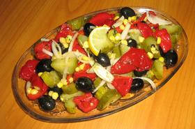 Ароматна салата с копър и босилек