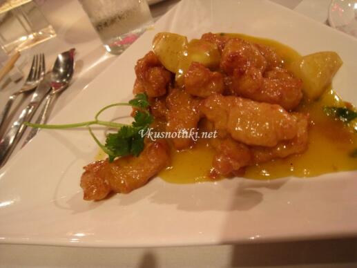 Пиле с ябълки