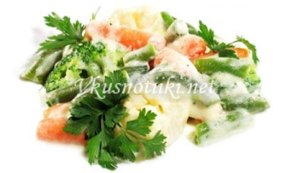 Зеленчуци в сметанов сос