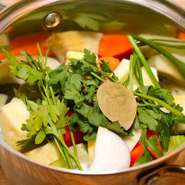 Домашен зеленчуков бульон