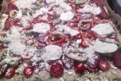 Богата пица с картофен блат