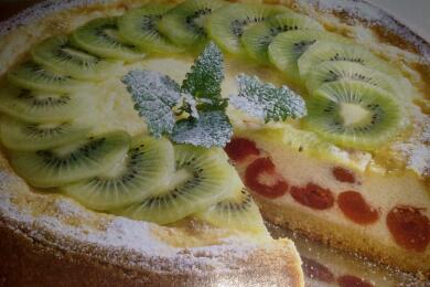 Плодов сладкиш с грис и извара