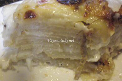 Картофи с мляко и сирене на фурна